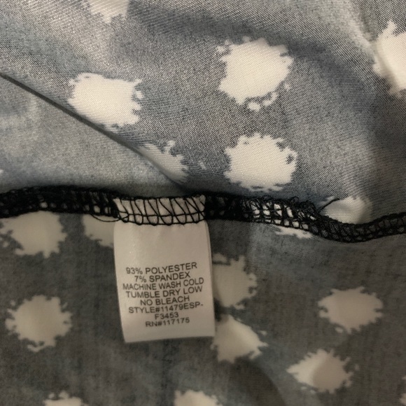 Black/White Flirty Top - Picture 3 of 3